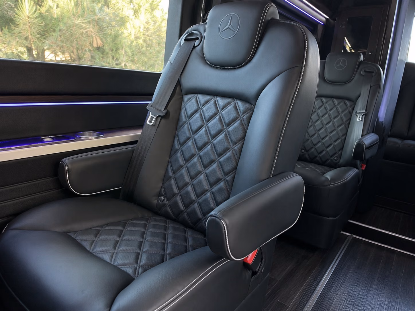 book the perfect ride for your next airport transfer 3