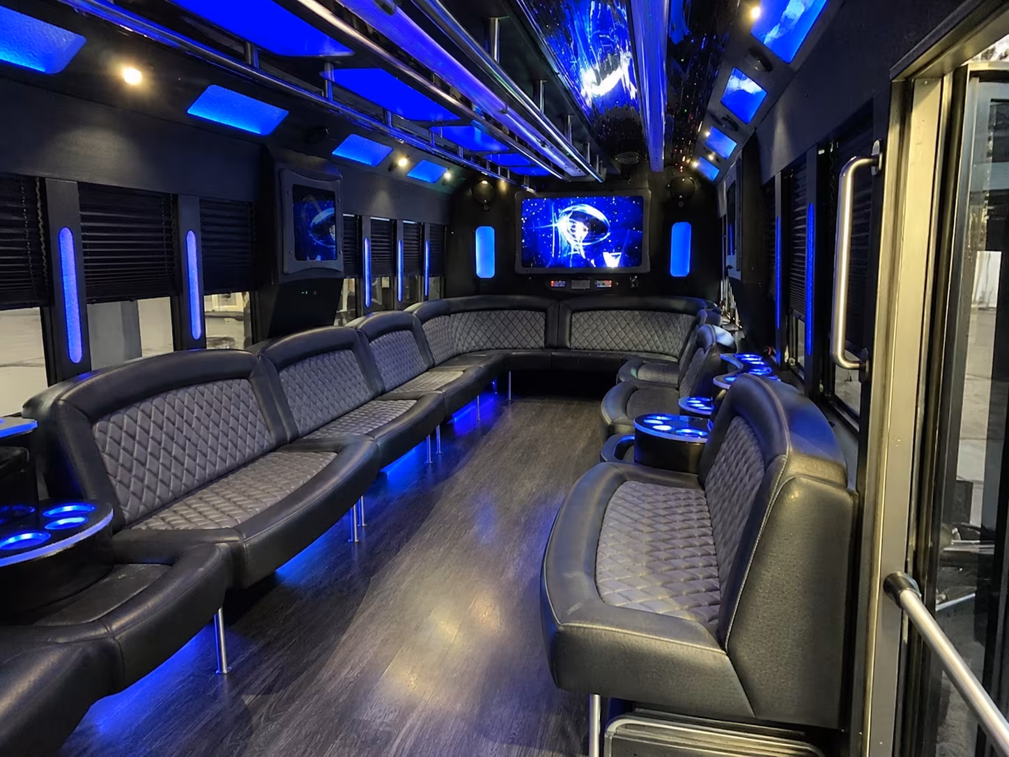lynchburg 28 passenger party bus interior