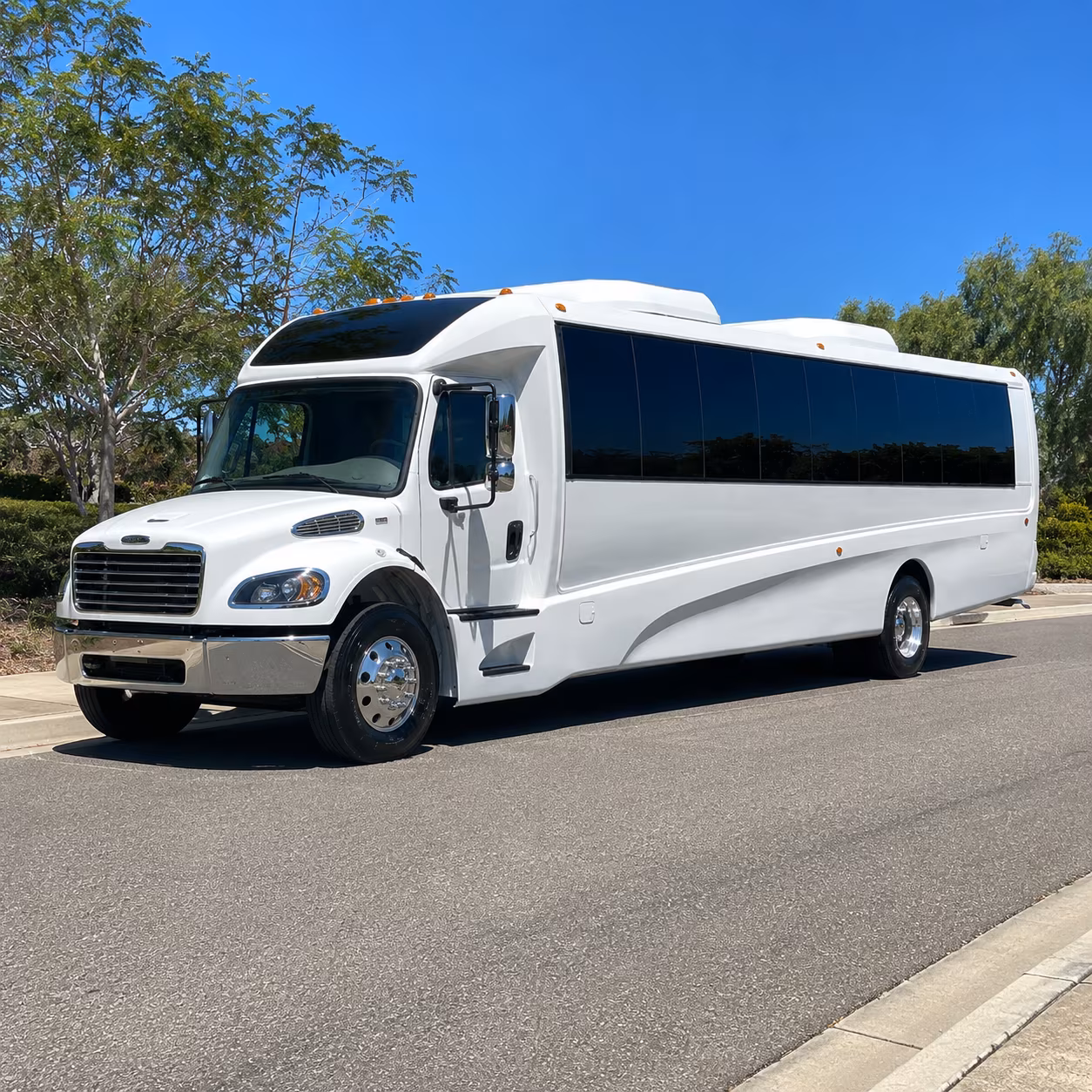 lynchburg 35 passenger minibus