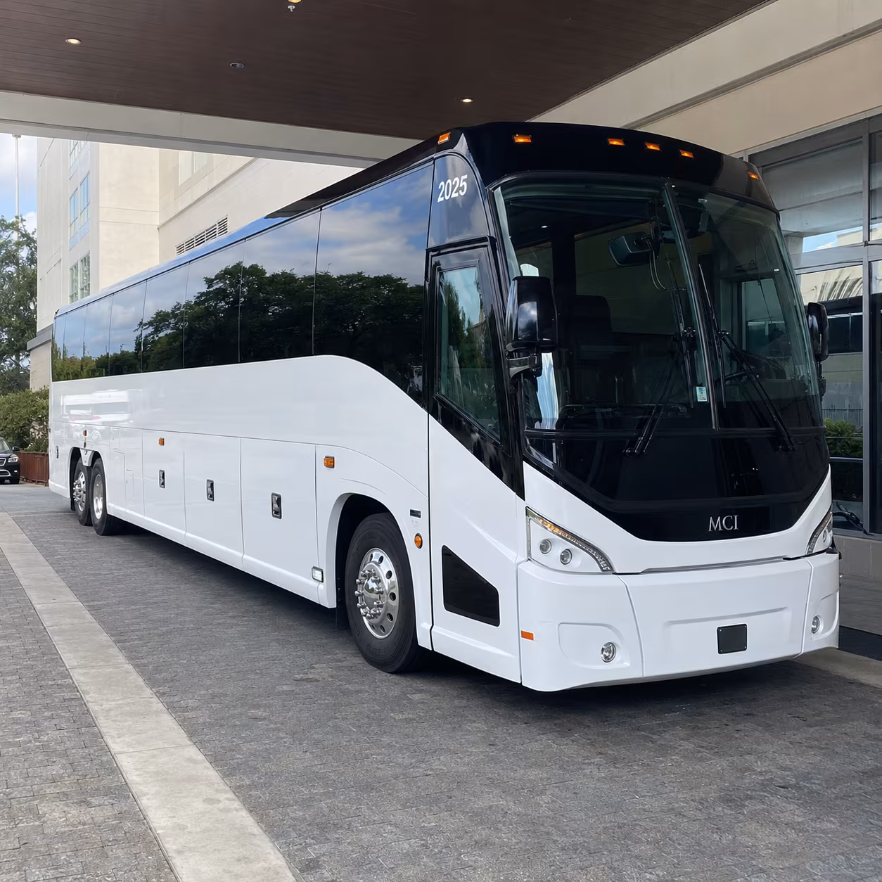 lynchburg 54 passenger charter bus