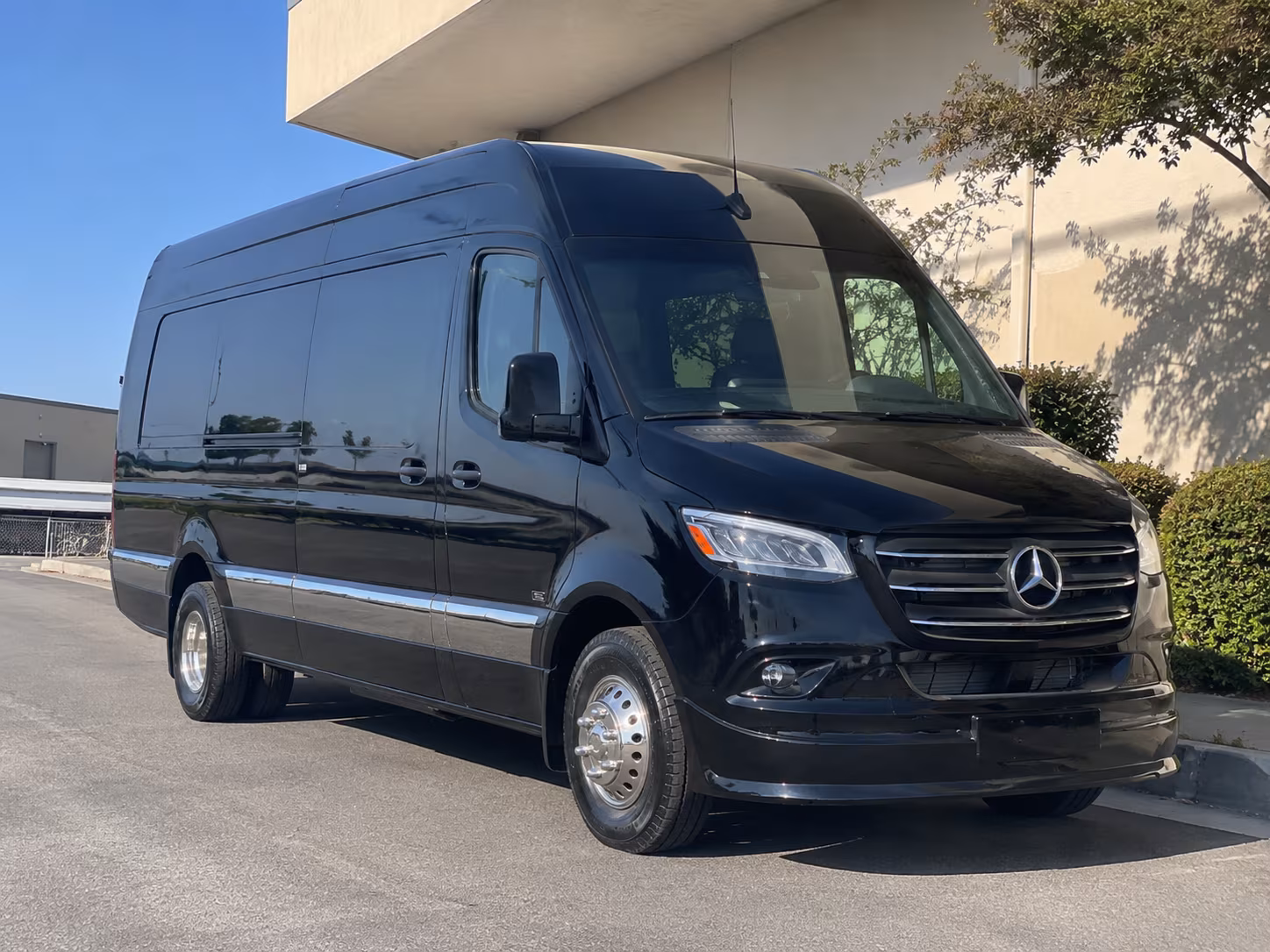 lynchburg sprinter van with driver