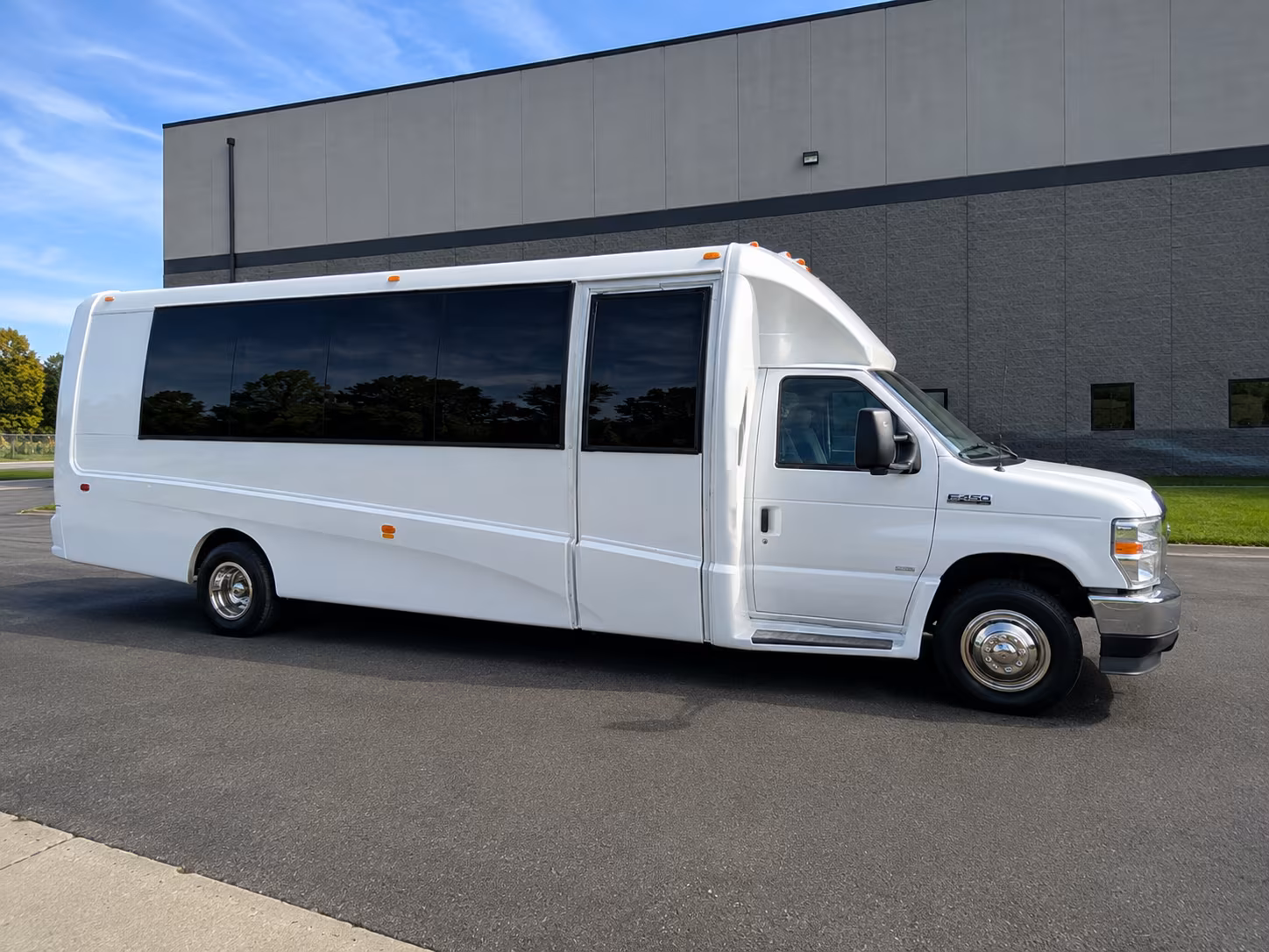 minibus rentals for lynchburg hill city howlers games at city stadium